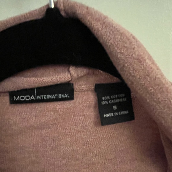 Victoria’s Secret Cardigan Size Small - Picture 2 of 3